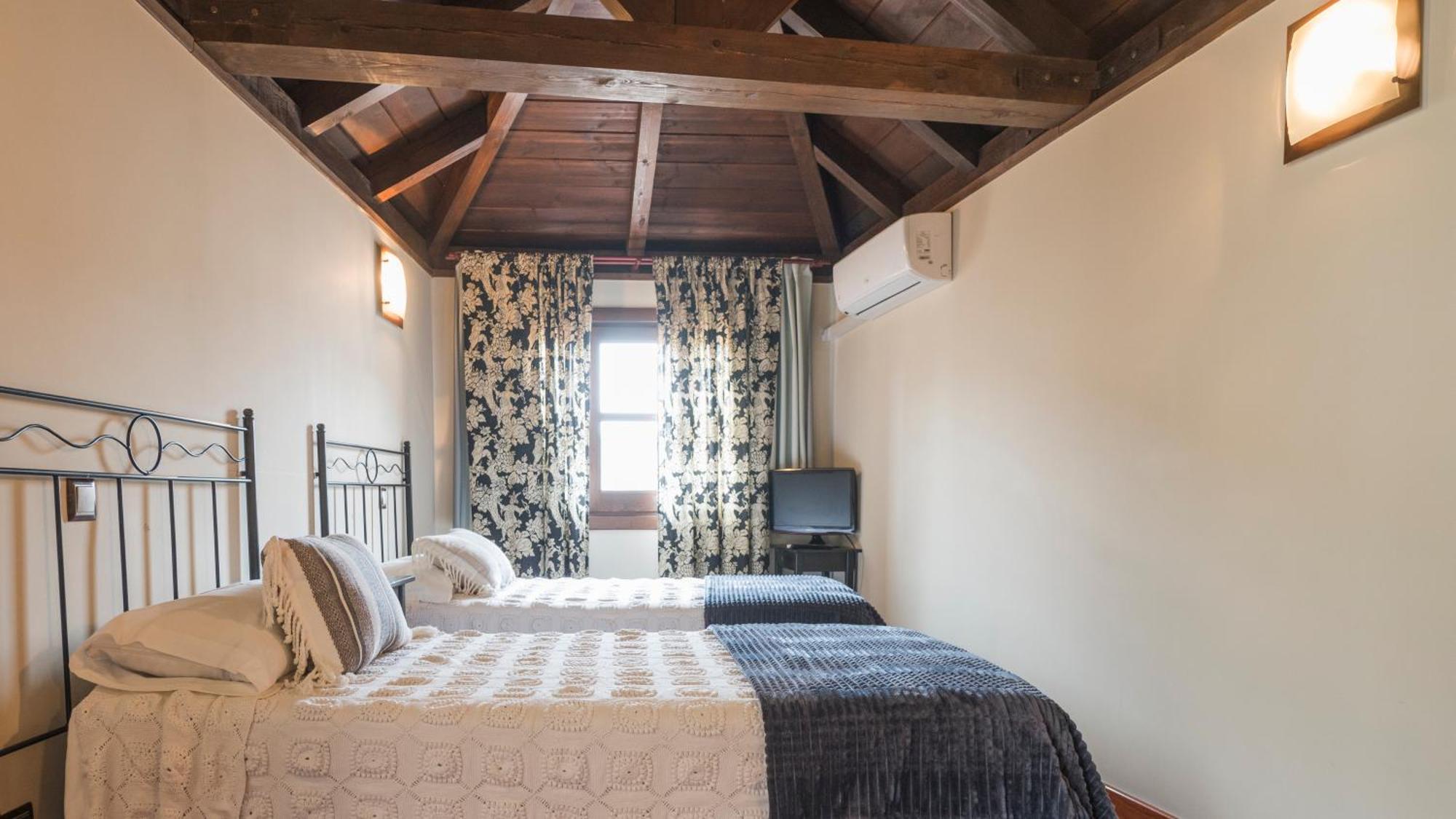 Apartamentos Las Teresitas Junto A La Catedral Толедо Екстериор снимка