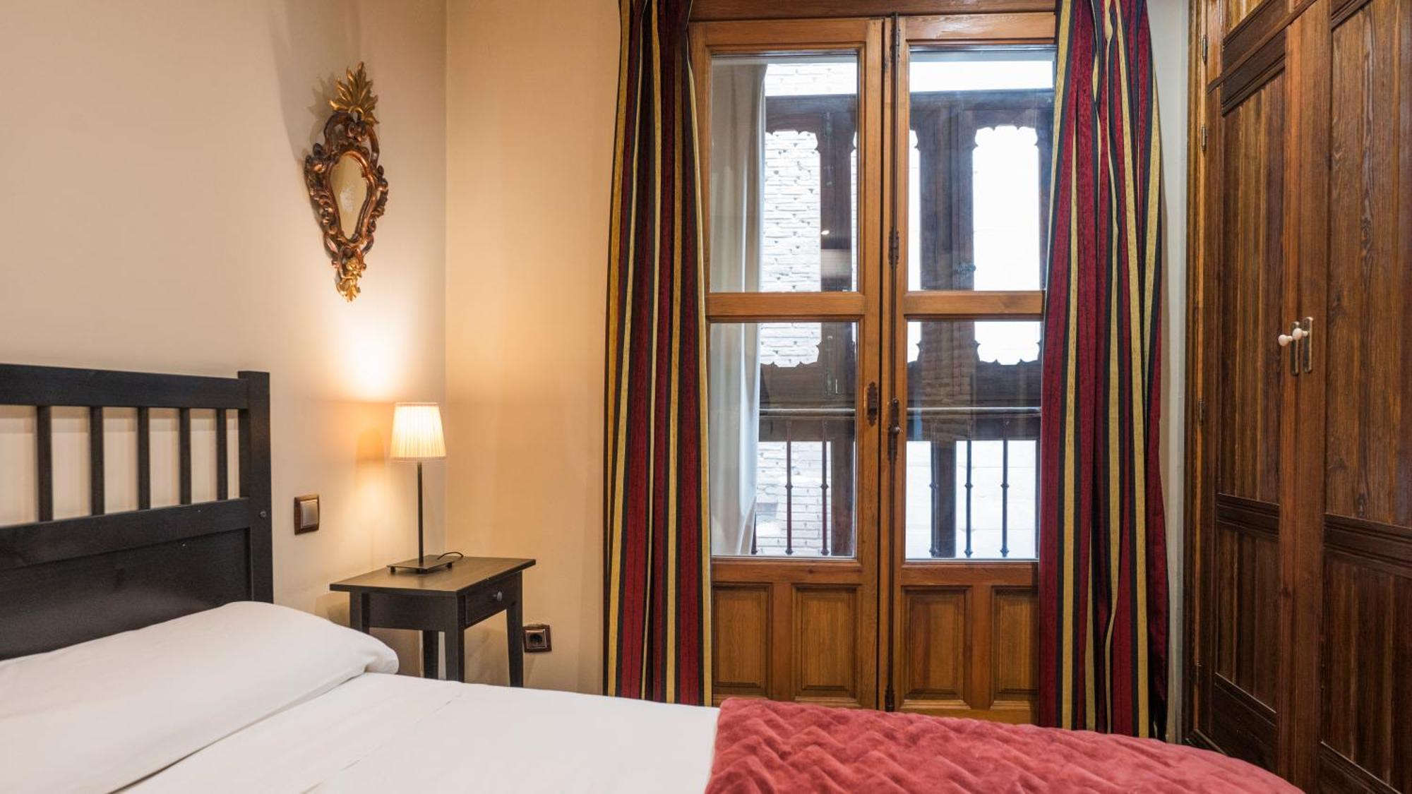 Apartamentos Las Teresitas Junto A La Catedral Толедо Стая снимка